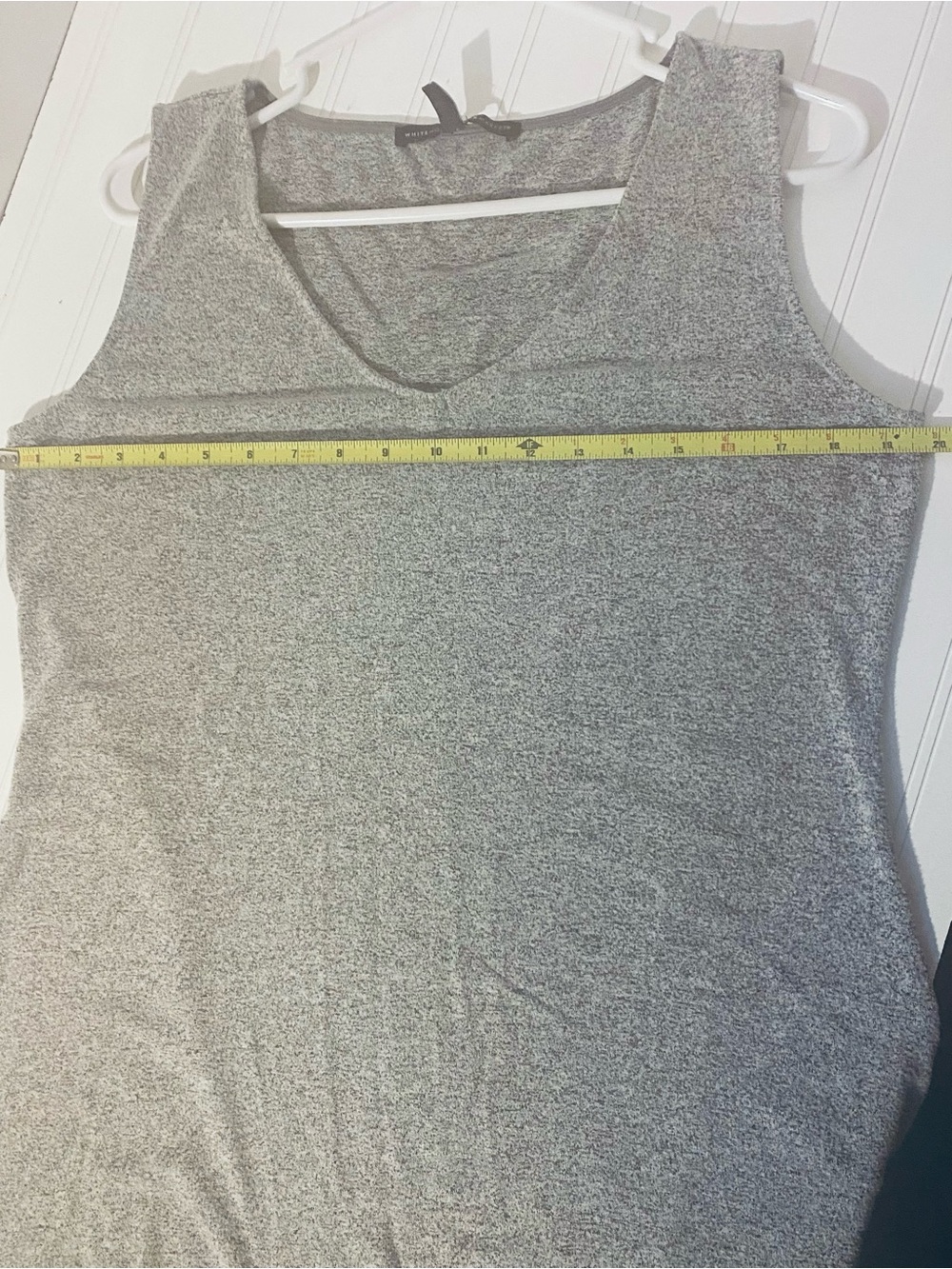 White House Black Market Gray Sleeveless V-Neck Tank Top - Picture 4 of 5